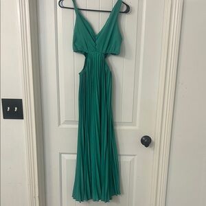 Elegant Green Sleeveless Dress